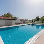 Mit Pool By Interhome Apartamento *