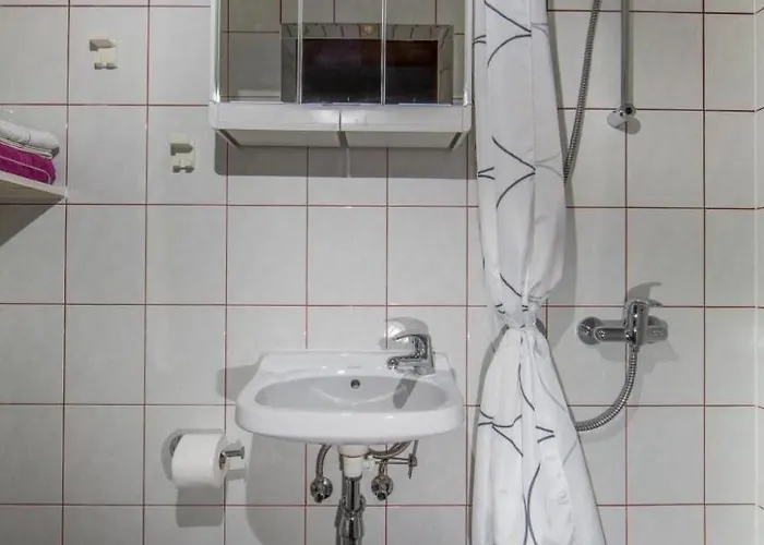 Apartman Mit Pool By Interhome Póla