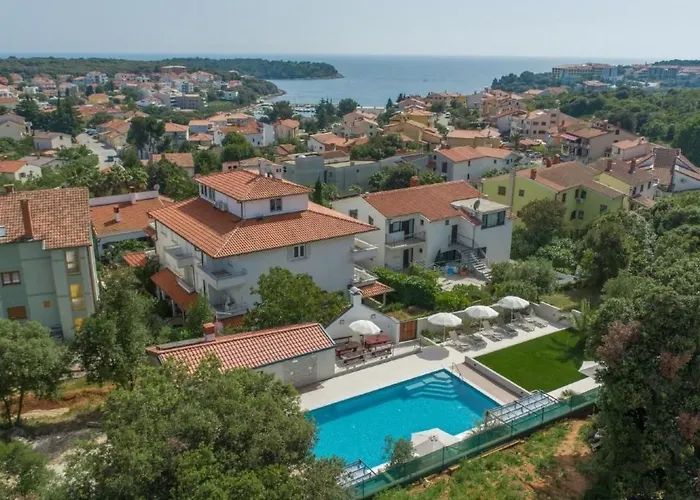 Mit Pool By Interhome