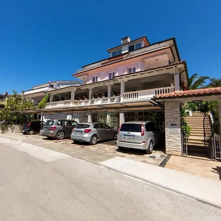 Mit Pool By Interhome Appartement