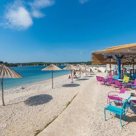 Mit Pool By Interhome 公寓