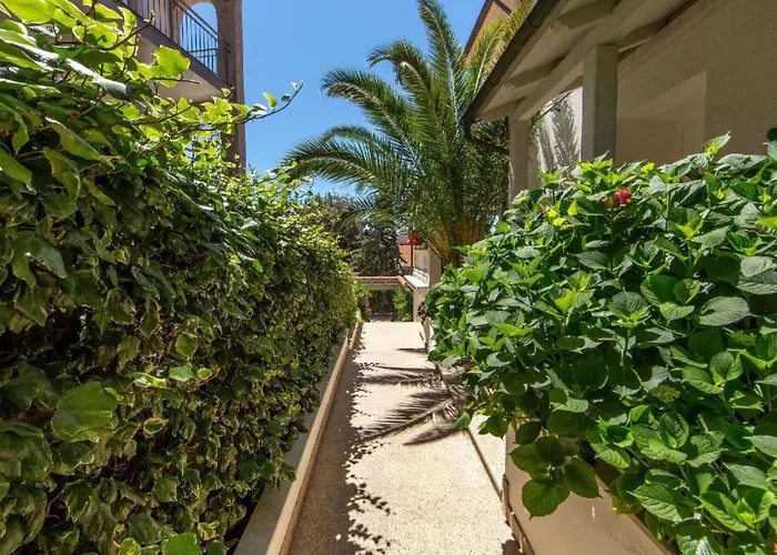 Mit Pool By Interhome 公寓