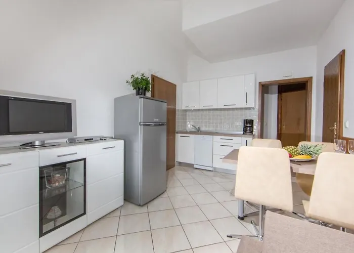 Mit Pool By Interhome Appartement