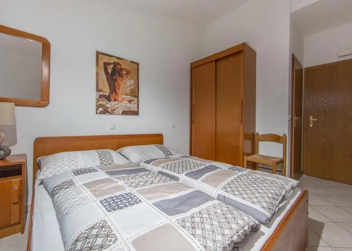 Mit Pool By Interhome *