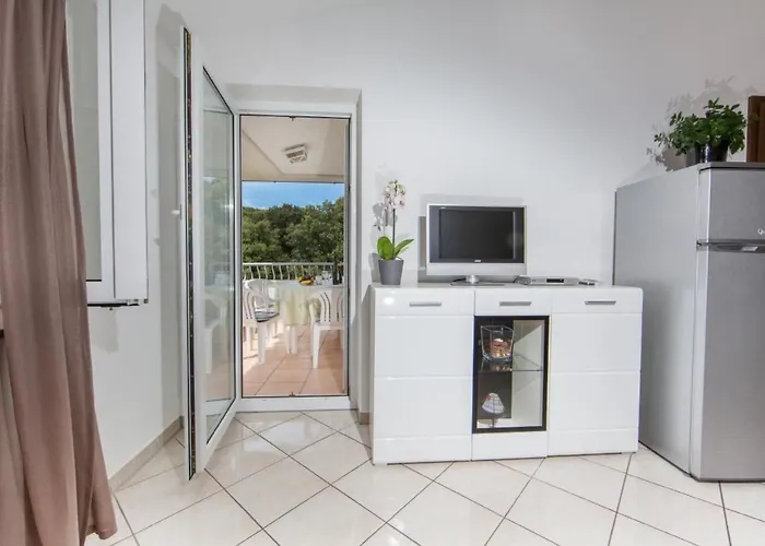 Mit Pool By Interhome بولا