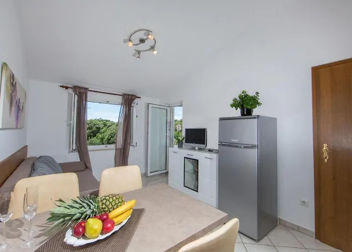 Mit Pool By Interhome