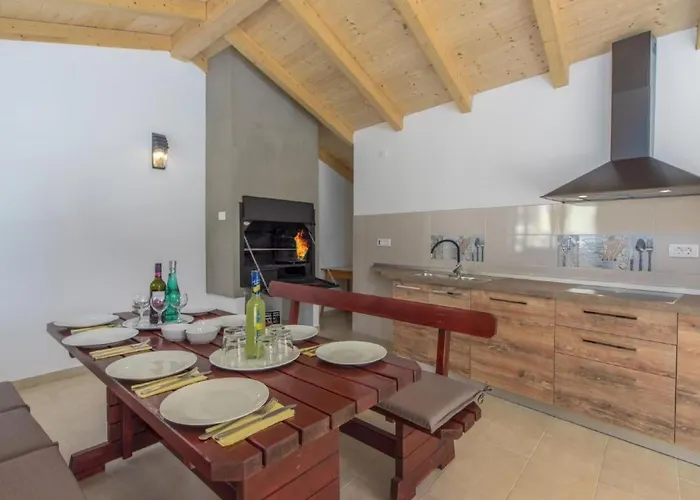 Mit Pool By Interhome شقة بولا