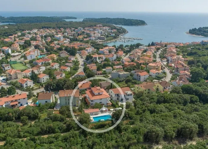 Mit Pool By Interhome * Pula